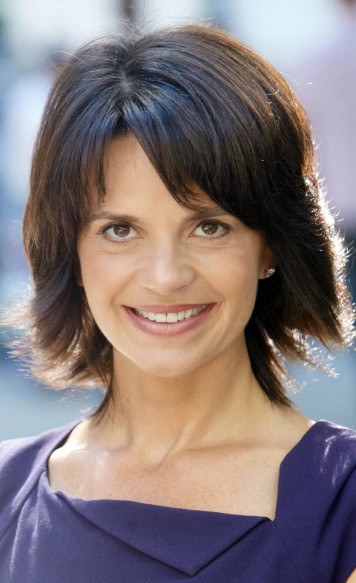 Portrait of Lisa McCarthy, CEO of professional leadership program